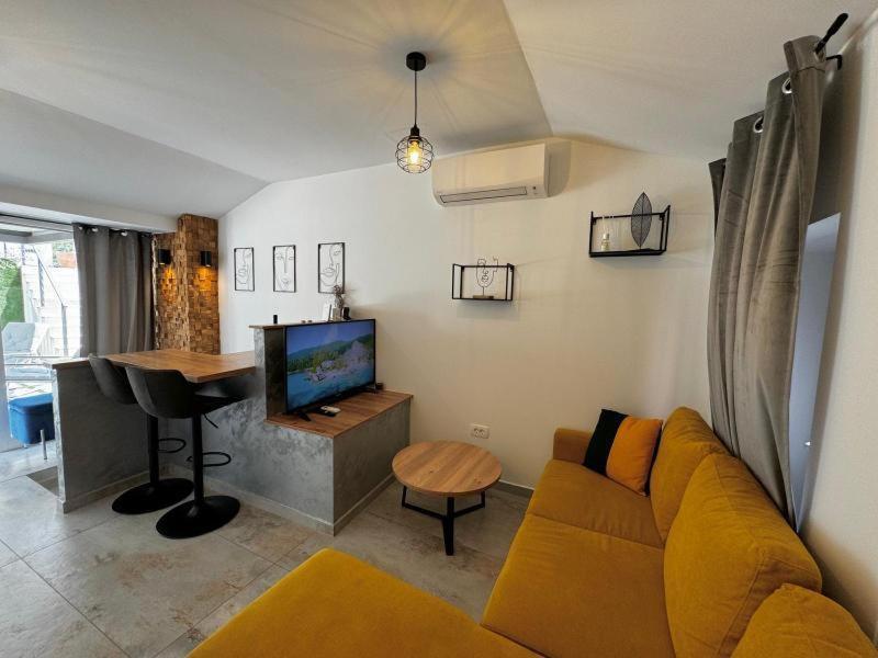 Holiday Home Fiori Кастав Экстерьер фото