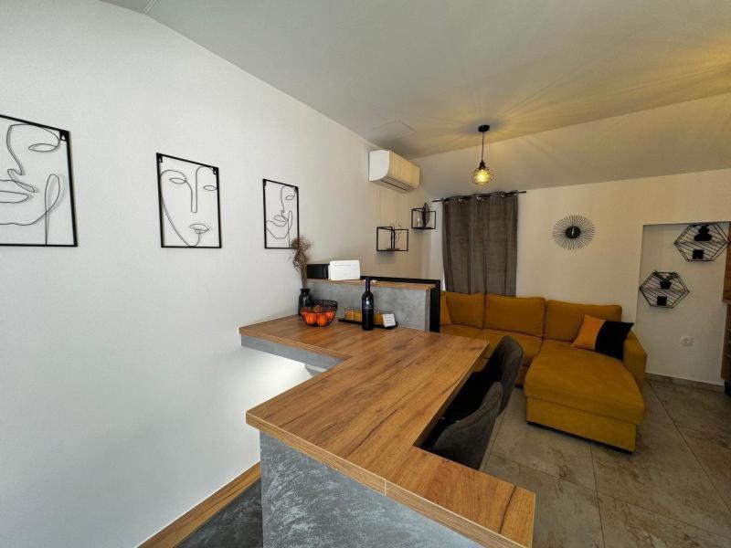 Holiday Home Fiori Кастав Экстерьер фото
